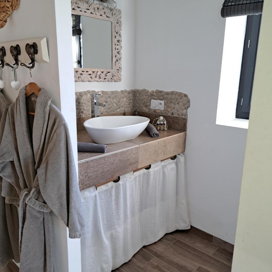 Chambre D'Hotes Des Loyes Bed & Breakfast Jaillans Bagian luar foto